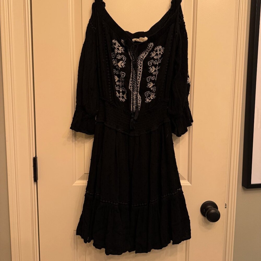 Black Long Sleeve - Off the Shoulder - Medium - Dress